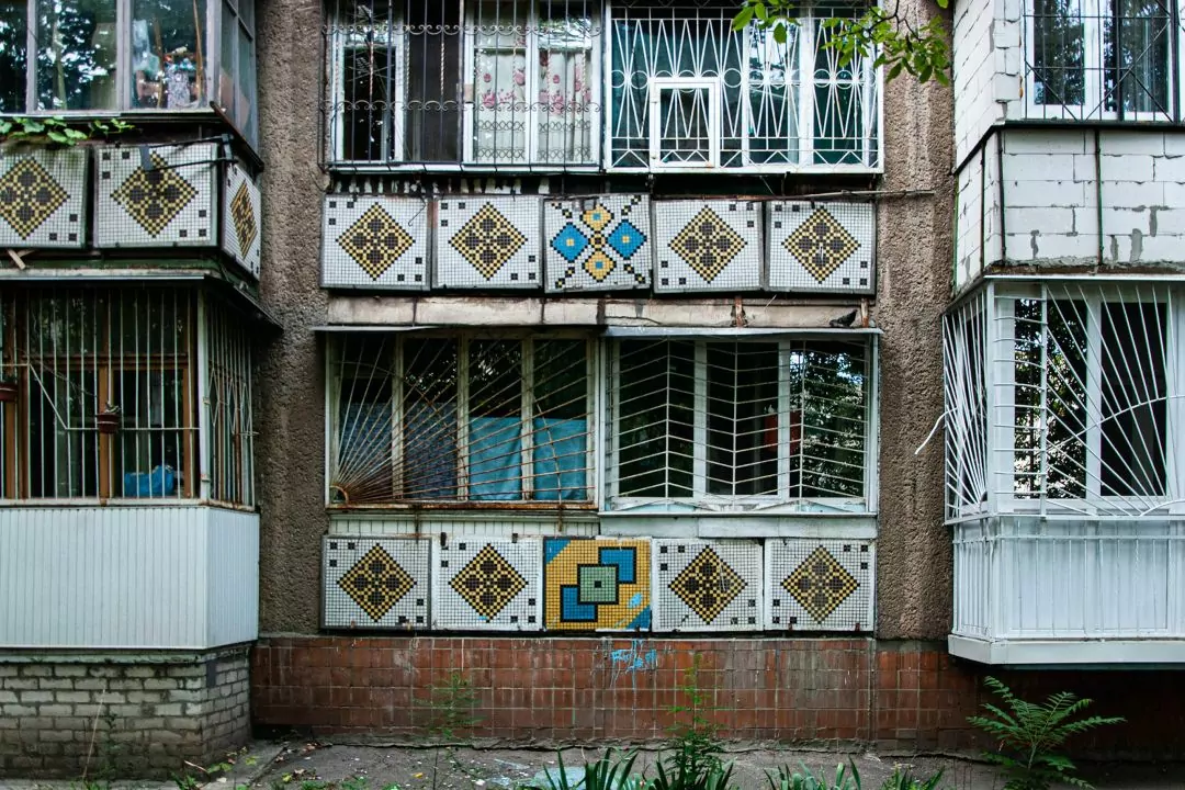 Смотрите фото уникальных балконных мозаик Украины, которые исследует мужчина из Одессы