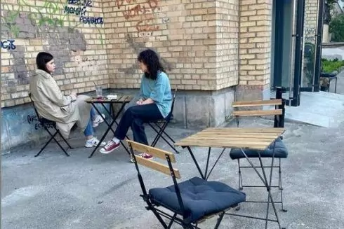 На Подолі відкрили кав'ярню у колишньому гаражі
