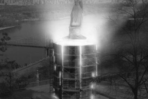 Іспанський художник «оживить» київські пам’ятники, що закриті від уламків