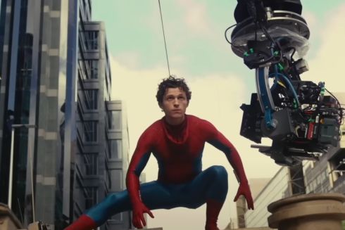 З'явилося відео зі зйомок нової частини "Людини-павука" &mdash; Том Голланд виконує трюки на танку