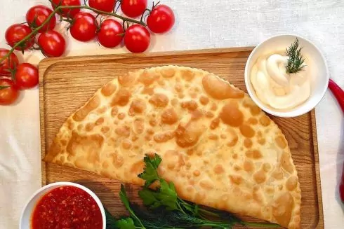 Возле &laquo;Университета&raquo; открылись &laquo;Справжні чебуреки&raquo; в новом формате