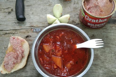 Сухий борщ, веганські голубці: 15 українських виробників їжі для фронту і не тільки