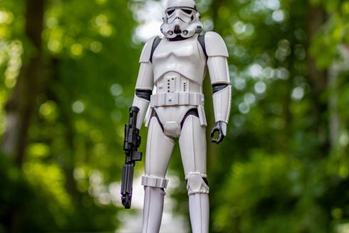 Disney та Universal подали в суд на Midjourney за авторські права