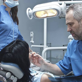 В Киеве ограничили работу стоматологических клиник