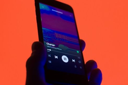 Російських артистів блокуватимуть на стримінгах в Україні за рішенням РНБО