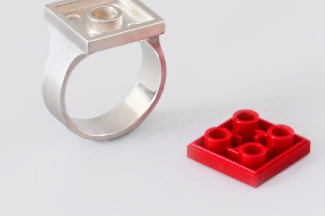 Німецький бренд випустив каблучки з Lego замість дорогоцінних каменів