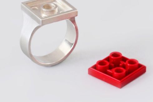 Німецький бренд випустив каблучки з Lego замість дорогоцінних каменів