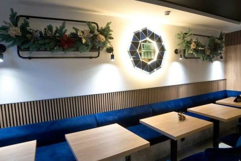 Біля Бессарабки відкрили муніципальну кав'ярню з буккросингом