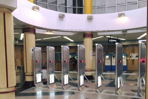 Що не так з новими турнікетами в київському метро. Пояснюють у &laquo;Доступно.ua&raquo;