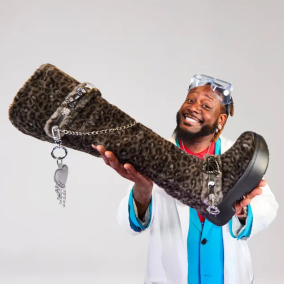 Crocs представив свої найвищі чоботи зі штучного хутра