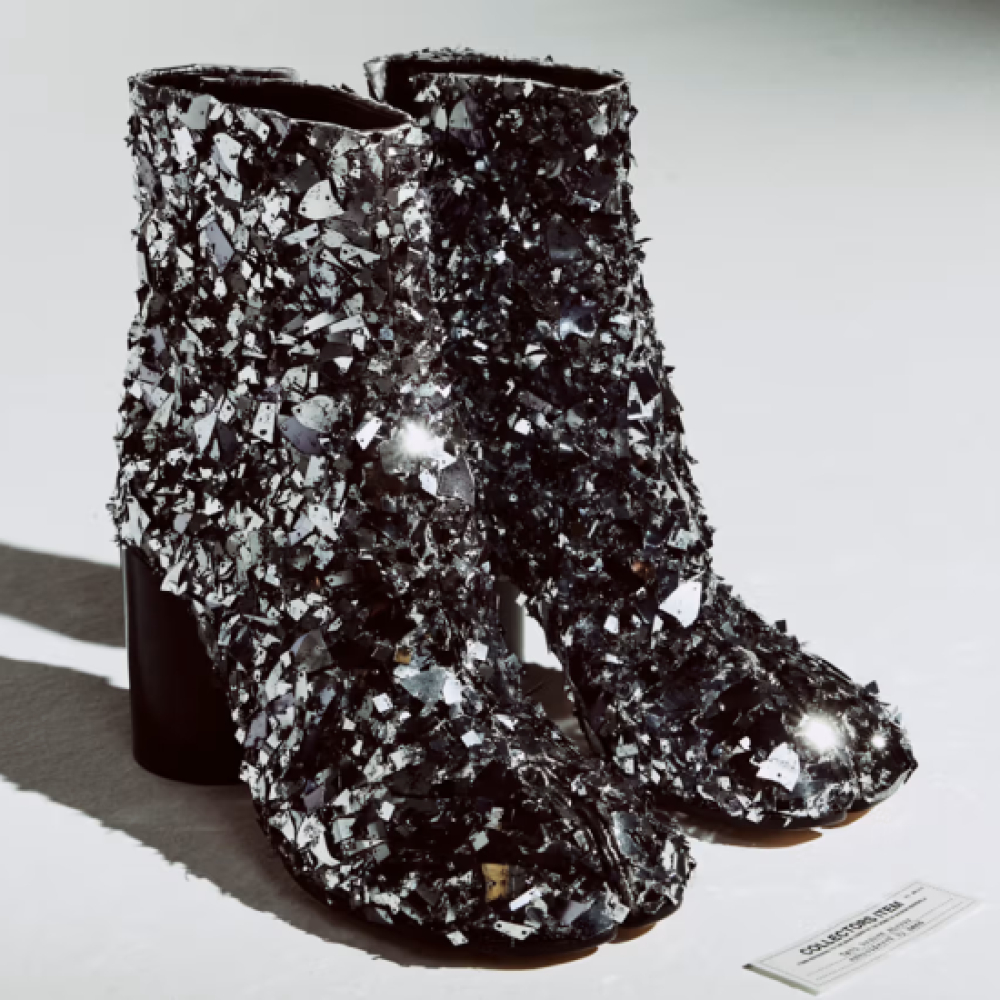 Maison Margiela створив черевики табі з ефектом потрісканого дзеркала