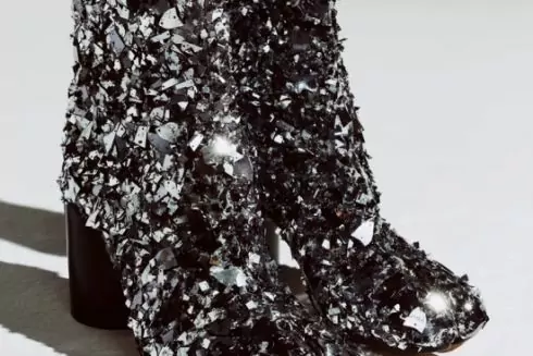 Maison Margiela створив черевики табі з ефектом потрісканого дзеркала
