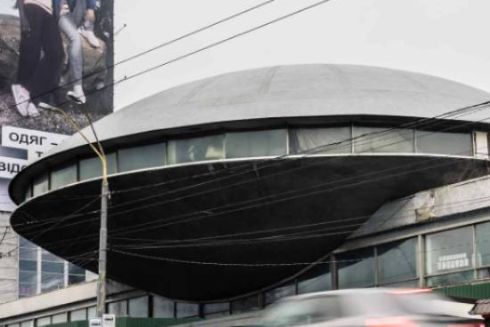 “Літаючу тарілку” на Либідській у Києві збережуть, проте ТРЦ поряд продовжать будувати