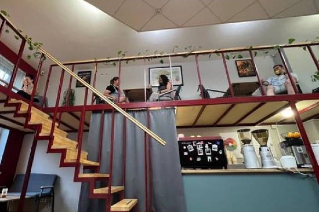 На Позняках відкрили кав’ярню “В гості”