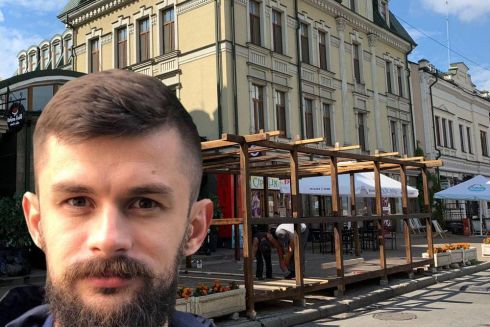 В Києві на тротуарах встановлюють незаконні тераси. Що з цим робити?