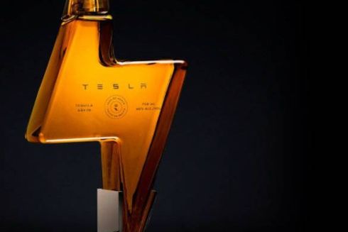 Tesla випустила власну текілу. Першу партію вже розкупили