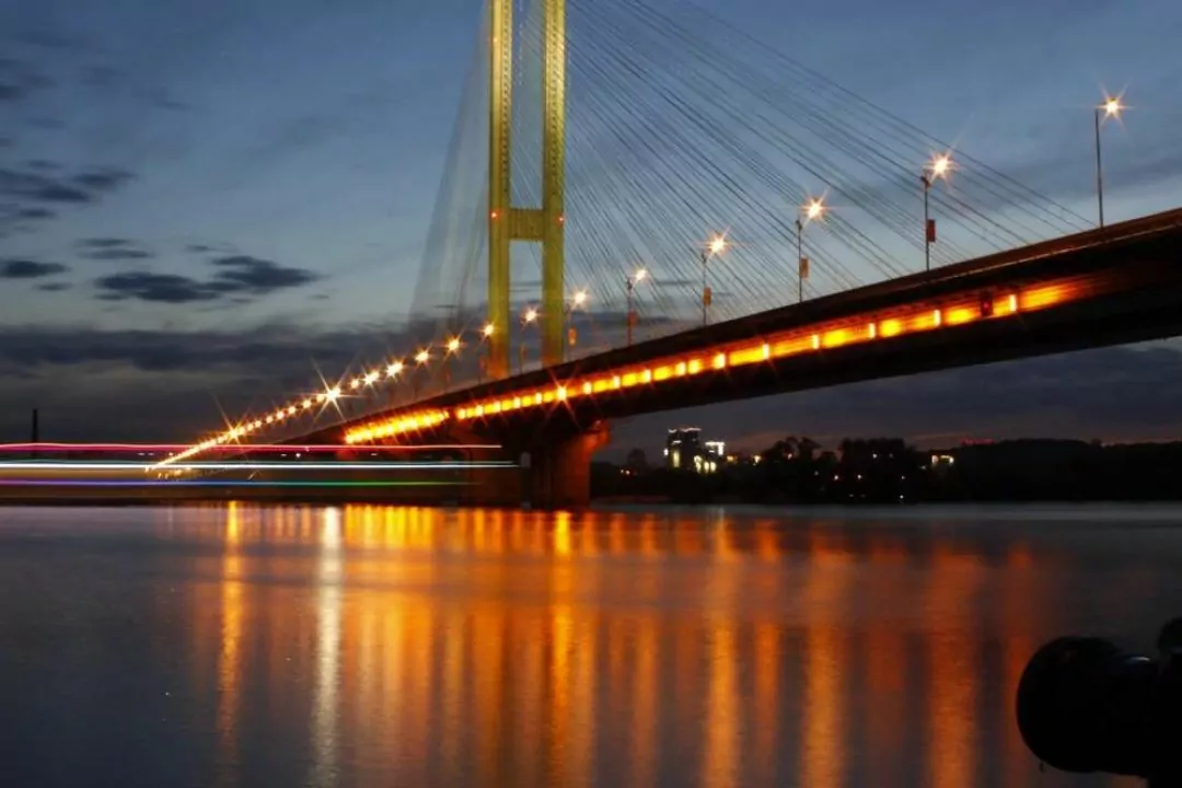 Південний міст закривають для проїзду приватних автівок