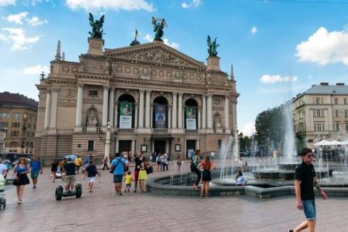 В центре Львова уберут всю рекламу