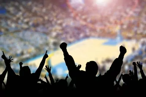 Болельщикам разрешат посещать футбольные матчи