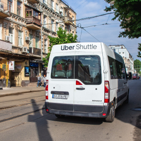 Uber запускає безкоштовні шатли до польського кордону