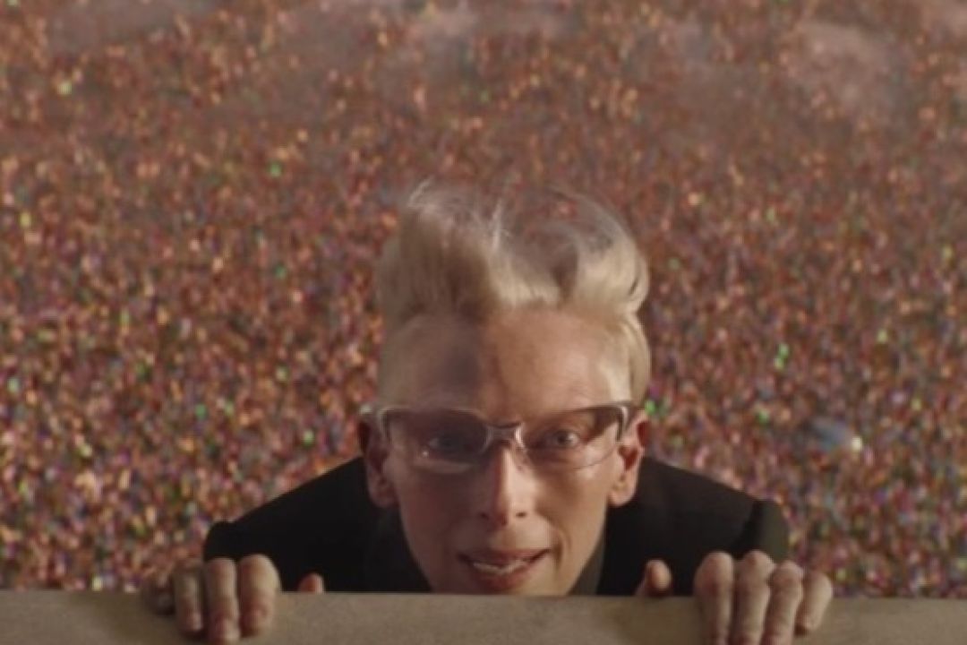 Тільда Свінтон знялася в екшн-рекламі окулярів