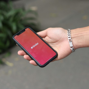 Tinder тестує ШІ, який аналізує фото з галереї для точніших збігів