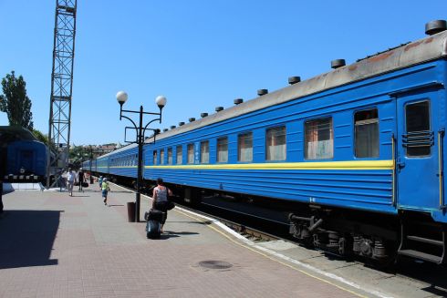 «Укрзализныця» запустила новый рейс и добавила в меню сладости из кафе Milk Bar