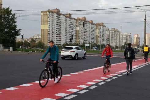 На Троещине возобновили велопереезды: как оны выглядят