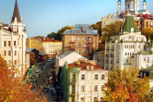 На Андреевском спуске построят 8-этажный отель