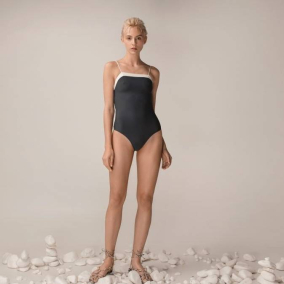 Украинский бренд выпустил коллекцию купальников из переработанных материалов