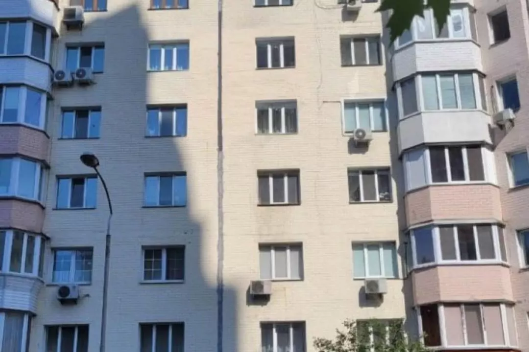В Українці відновили висотку, яку пошкодив уламок російської ракети у квітні