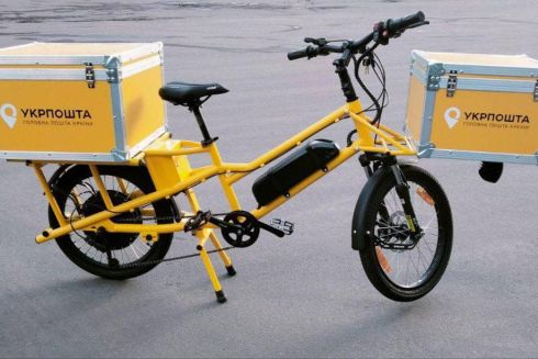 “Укрпошта” запускає доставку листів та посилок на електробайках