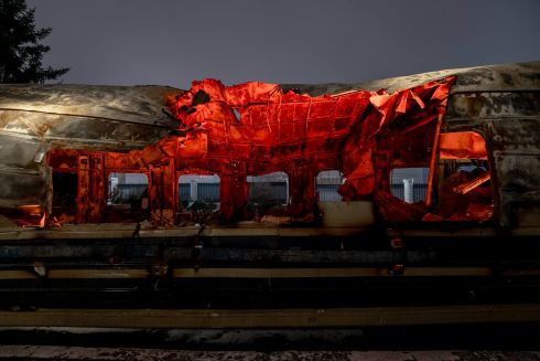 Знищений росіянами пасажирський вагон перетворили на світлову артінсталяцію