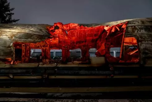 Знищений росіянами пасажирський вагон перетворили на світлову артінсталяцію