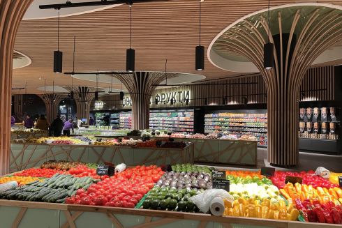 Арт-объекты и росписи на стенах. Как выглядит новый супермаркет Ultramarket на Подоле: фото