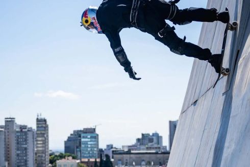 Скейтбордист спустився з хмарочоса у Бразилії &mdash; і побив два рекорди Гіннеса