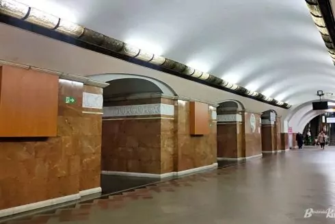 В киевском метро скрыли бюсты с российскими деятелями