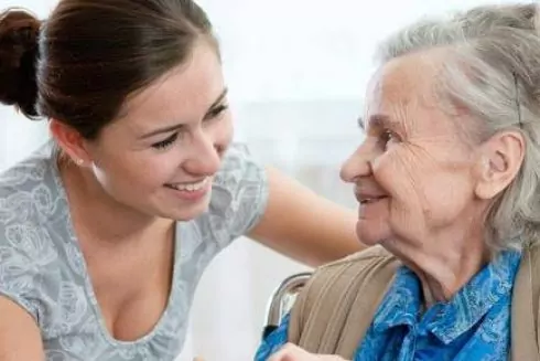 Пропозиція дня: допомогти літнім людям під час епідемії коронавірусу