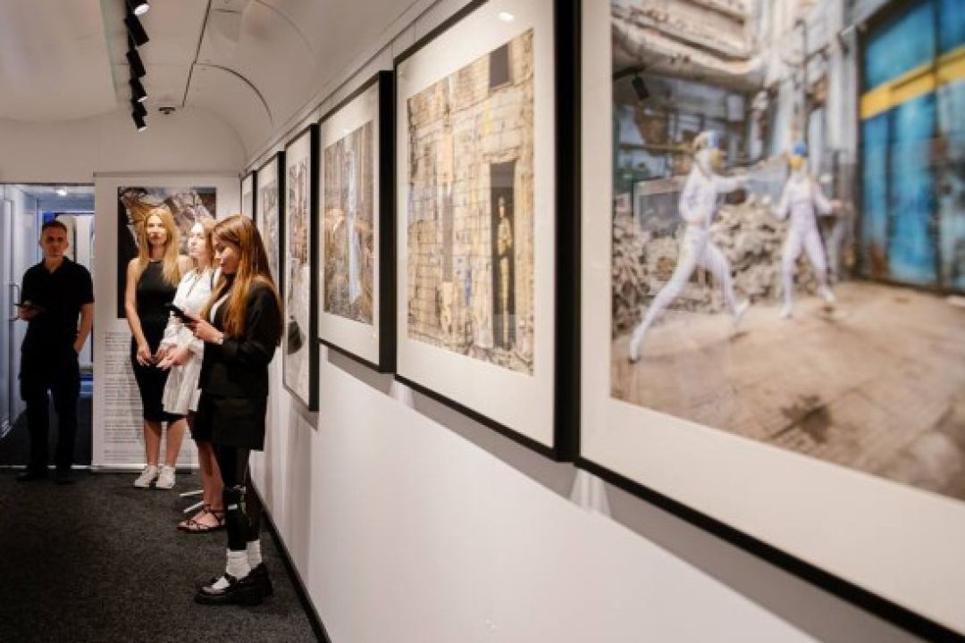 "Укрзалізниця" запустила перший в Україні поїзд-галерею: фото