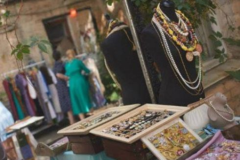 Незабуте старе: що продають на вінтажному маркеті