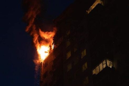 Уночі росія масовано атакувала Київ дронами: є поранені, загинула жінка