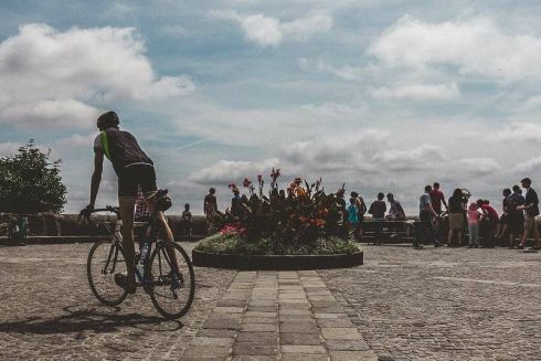 С пандусами и лифтом: как может выглядеть велодорожка вдоль Набережного шоссе