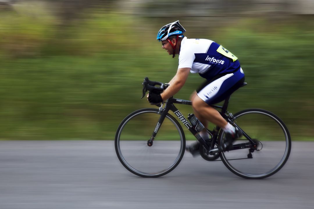 Британець проїде 2000 кілометрів на велосипеді, щоб зібрати кошти на розмінування України