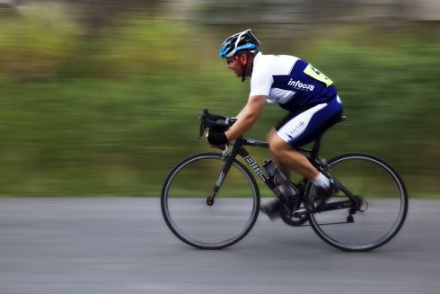 Британець проїде 2000 кілометрів на велосипеді, щоб зібрати кошти на розмінування України