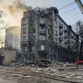 Пошкоджений обстрілом будинок Раднаркому в центрі Києва захистять від руйнування
