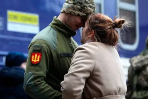 В &ldquo;Укрзалізниці&rdquo; допоможуть привітати з Днем закоханих військових, які 14 лютого будуть в поїздах