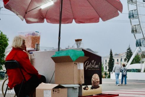 "Я просто фіксую життя": Влад Слюсаренко про спостереження за Києвом і пошук випадковостей