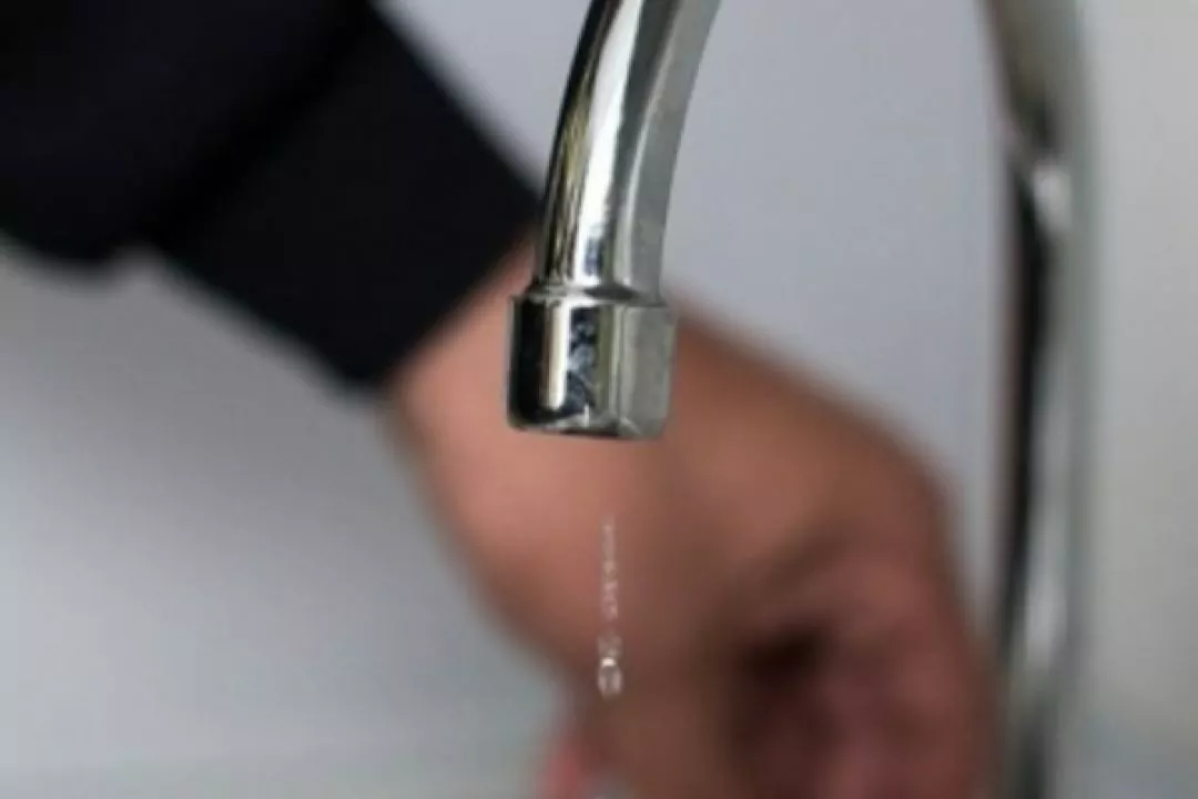 Київ може залишитися без основного джерела питної води через забруднення Десни: подробиці