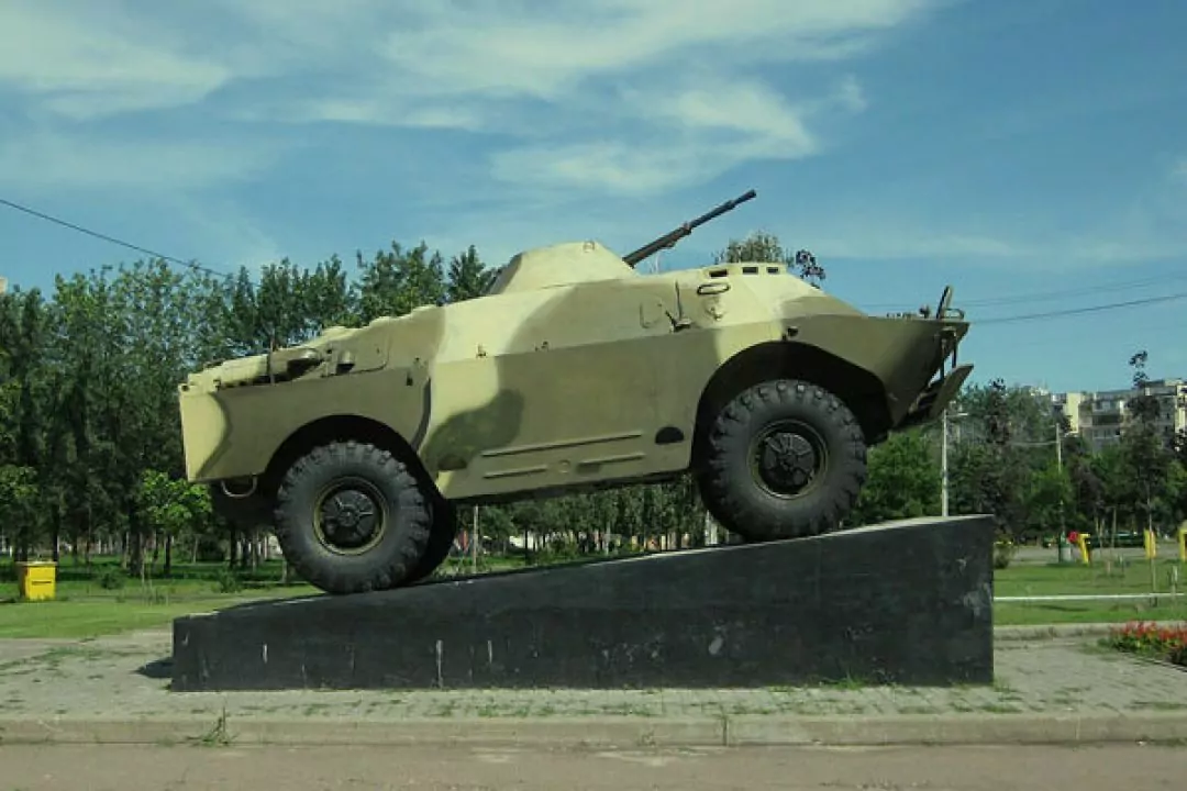 У парку Воїнів-інтернаціоналістів демонтують радянський бронетранспортнер та передадуть ЗСУ