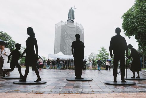 На Володимирській гірці встановили інсталяцію, присвячену зниклим безвісти